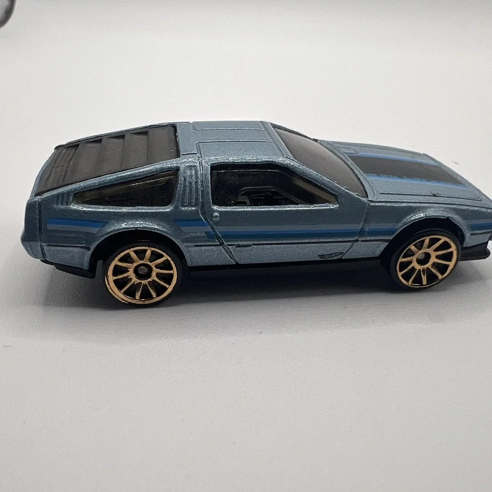 2009 Hot Wheels DMC Delorean Blue HW The '80s Diecast Toy Race CAR